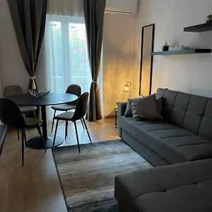 verificați disponibilitatea