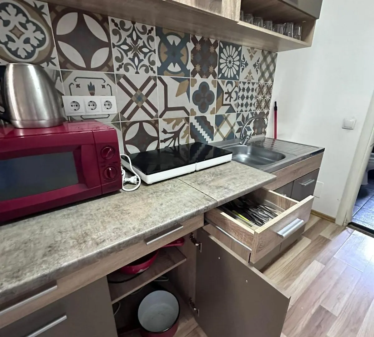 Heights Accommodation Unirii Free Parking Zone Бухарест 0*,  Румыния