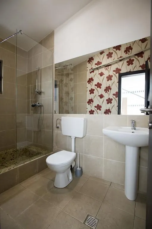 Heights Accommodation Unirii Free Parking Zone Бухарест 0*,  Румыния